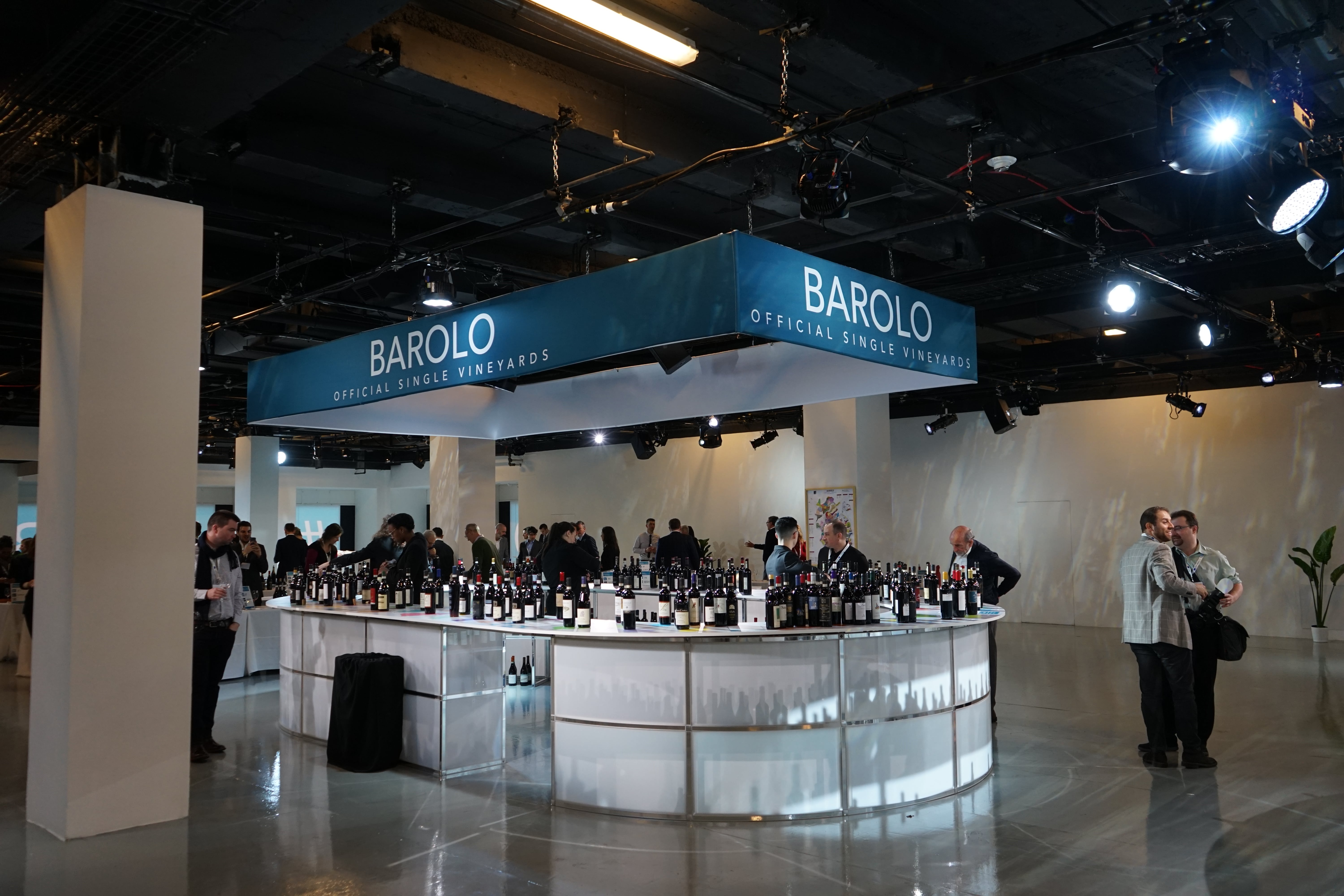 Modern trade show booth trends for 2026 featuring modular fabrication, experiential marketing environments, interactive displays, and branded event design.