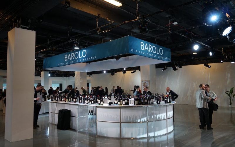 Modern trade show booth trends for 2026 featuring modular fabrication, experiential marketing environments, interactive displays, and branded event design.