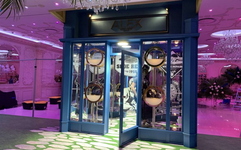 Experiential pop-up activation featuring custom branded architecture, interactive engagement areas, product displays, sampling stations, and consumer marketing experiences designed to drive traffic and brand awareness.