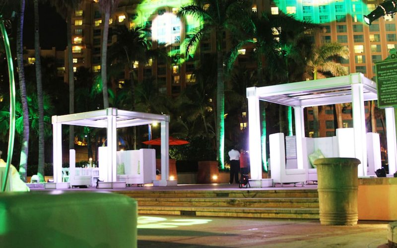 outdoor-pool-cabana